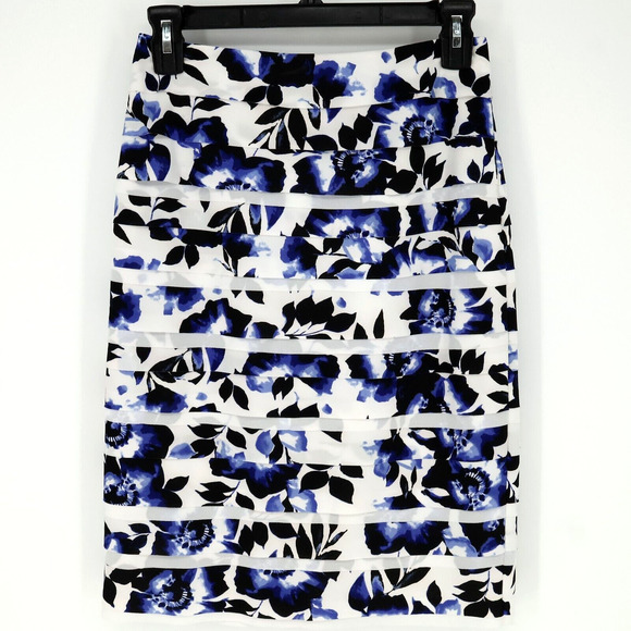 White House Black Market Dresses & Skirts - WHBM Skirt Womens 00 Blue White Floral Layered Back Zip Stretch Knit Lined